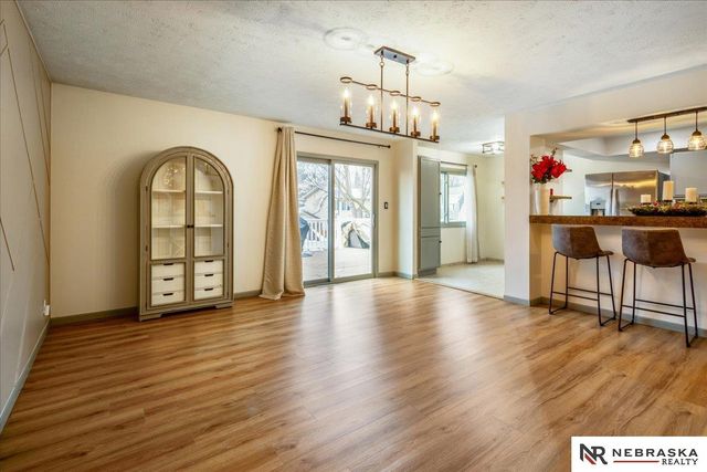 820 N 121st Street, Omaha, NE 68154