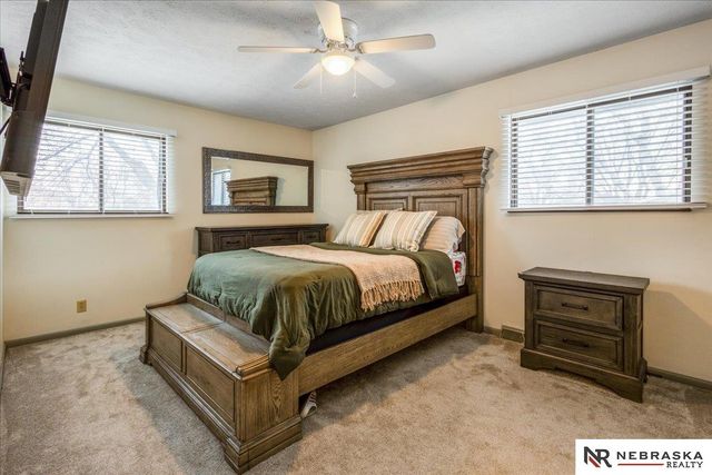 820 N 121st Street, Omaha, NE 68154