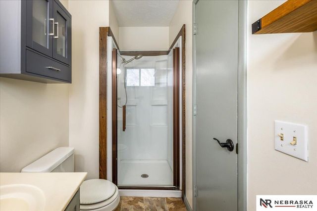 820 N 121st Street, Omaha, NE 68154