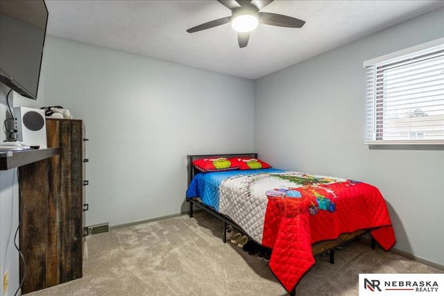 820 N 121st Street, Omaha, NE 68154