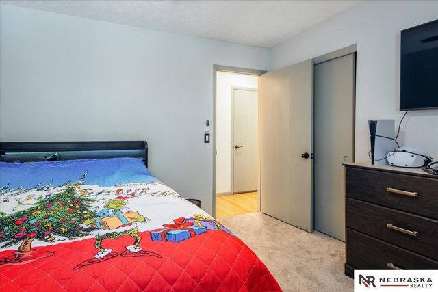 820 N 121st Street, Omaha, NE 68154