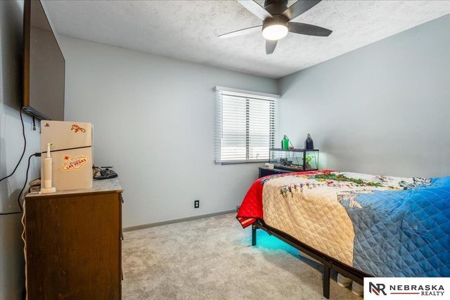 820 N 121st Street, Omaha, NE 68154