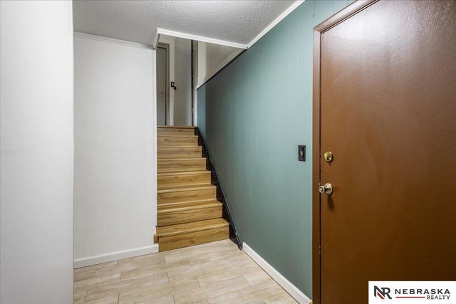 820 N 121st Street, Omaha, NE 68154