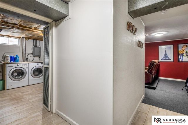 820 N 121st Street, Omaha, NE 68154