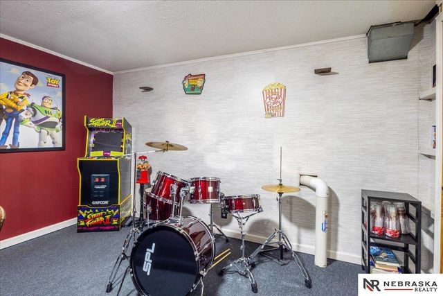 820 N 121st Street, Omaha, NE 68154