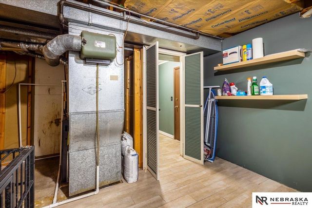 820 N 121st Street, Omaha, NE 68154