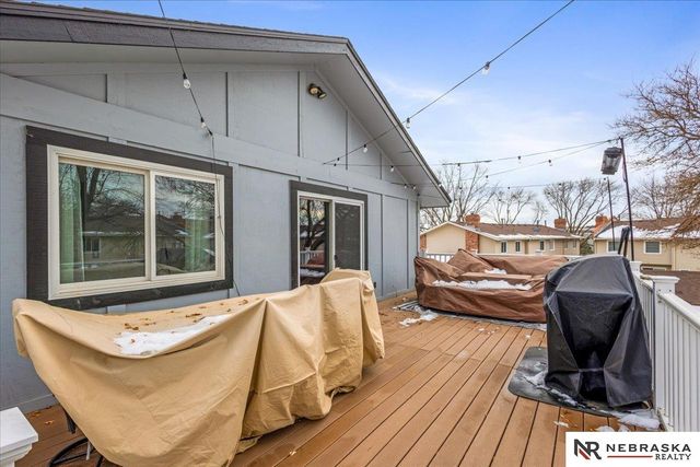 820 N 121st Street, Omaha, NE 68154