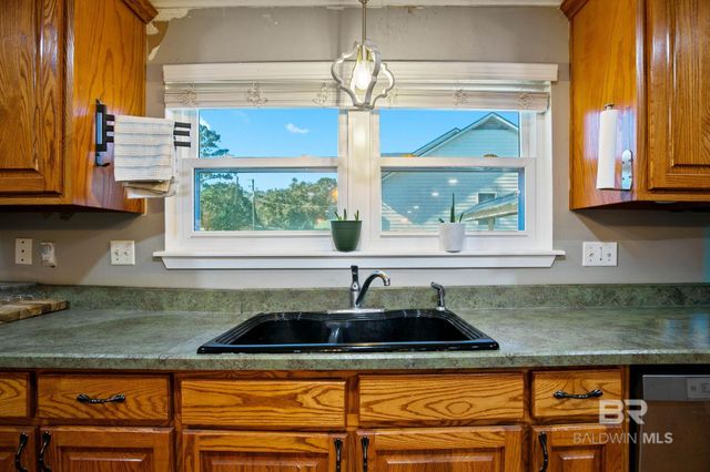 13545 Lyons Avenue, Bayou La Batre, AL 36509