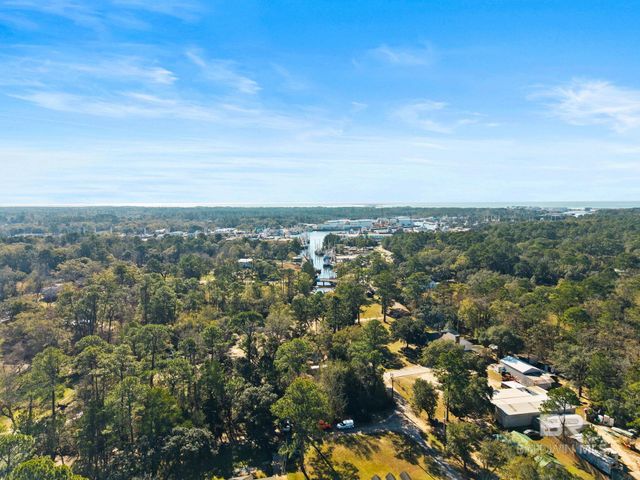 13545 Lyons Avenue, Bayou La Batre, AL 36509