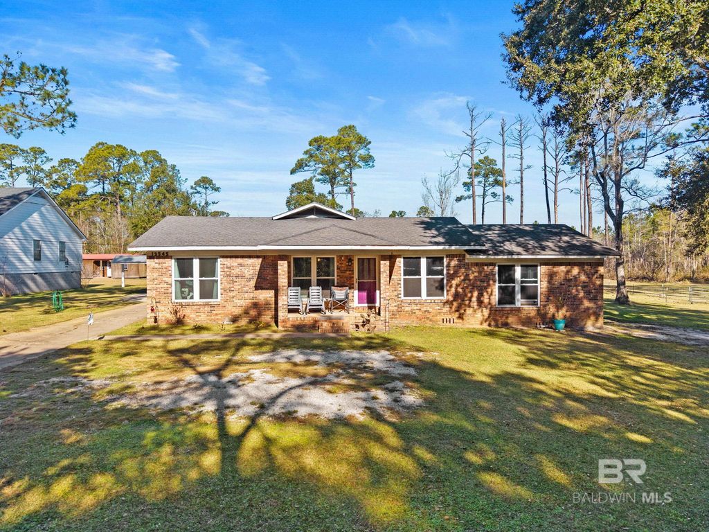 13545 Lyons Avenue, Bayou La Batre, AL 36509