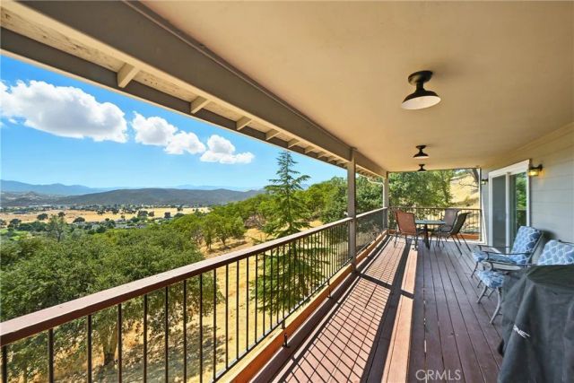 19415 Dallas Court, Hidden Valley Lake, CA 95467