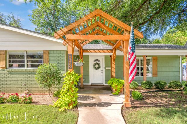 2033 River Oaks Circle, Abilene, TX 79605