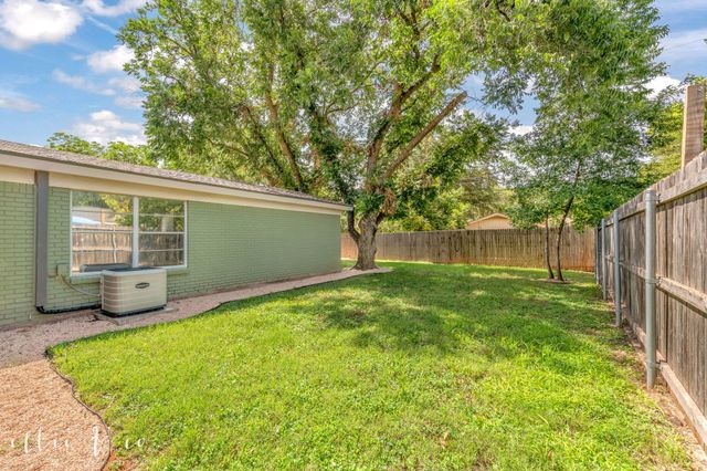 2033 River Oaks Circle, Abilene, TX 79605