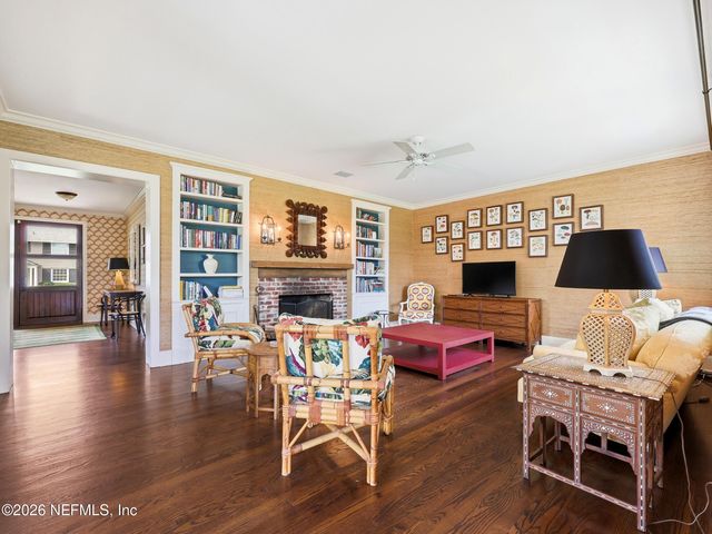 943 BROOKWOOD Road, Jacksonville, FL 32207