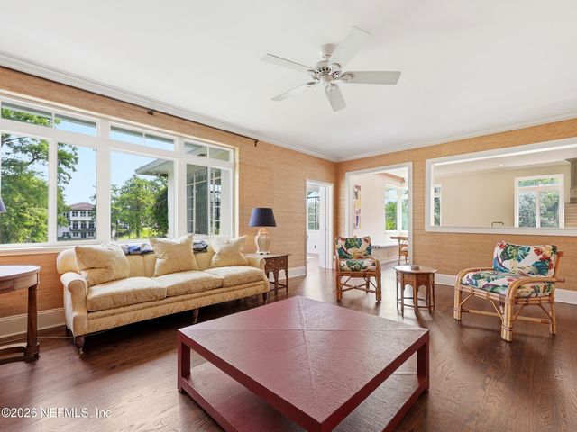 943 BROOKWOOD Road, Jacksonville, FL 32207