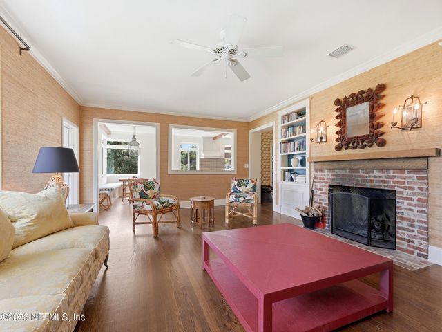 943 BROOKWOOD Road, Jacksonville, FL 32207