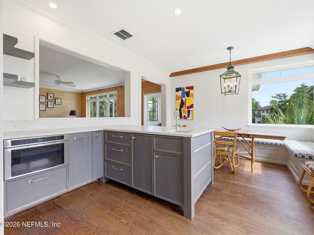 943 BROOKWOOD Road, Jacksonville, FL 32207