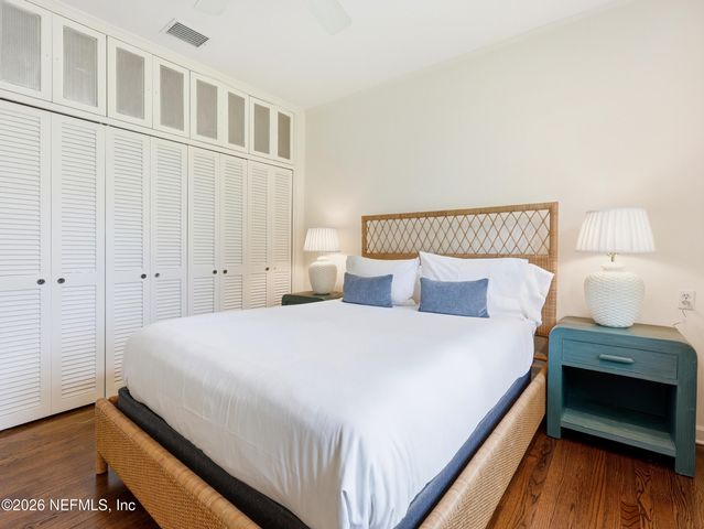 943 BROOKWOOD Road, Jacksonville, FL 32207