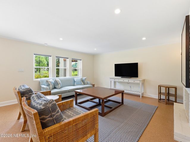 943 BROOKWOOD Road, Jacksonville, FL 32207