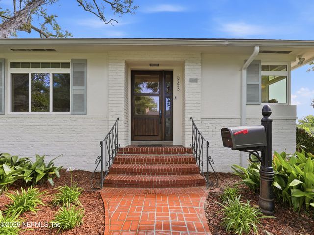 943 BROOKWOOD Road, Jacksonville, FL 32207