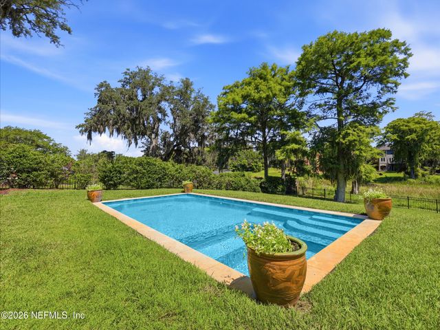 943 BROOKWOOD Road, Jacksonville, FL 32207