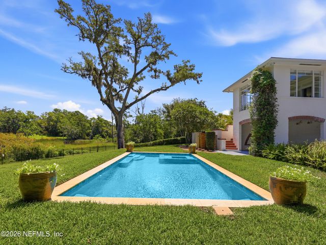943 BROOKWOOD Road, Jacksonville, FL 32207