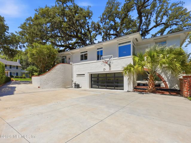 943 BROOKWOOD Road, Jacksonville, FL 32207