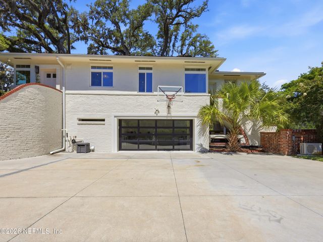 943 BROOKWOOD Road, Jacksonville, FL 32207
