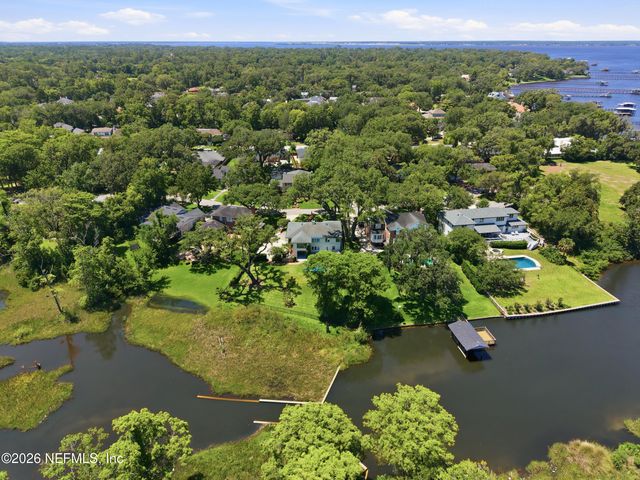 943 BROOKWOOD Road, Jacksonville, FL 32207