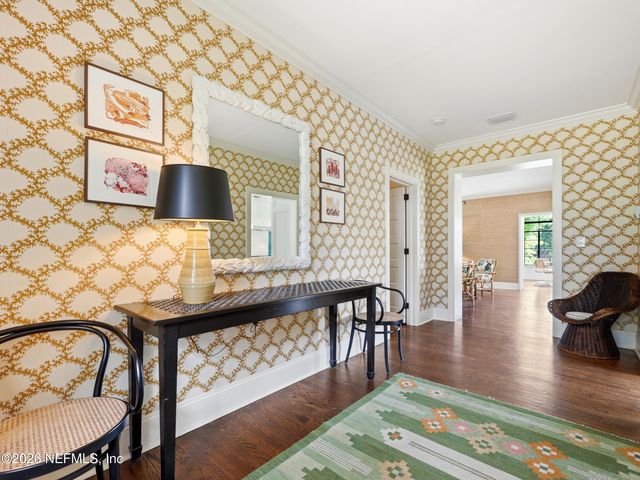 943 BROOKWOOD Road, Jacksonville, FL 32207