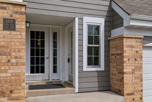 6155 Chasewood Parkway 201, Minnetonka, MN 55343