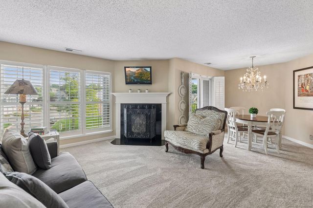 6155 Chasewood Parkway 201, Minnetonka, MN 55343