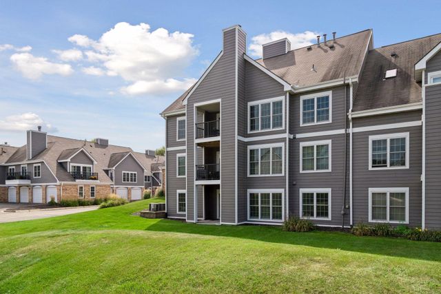6155 Chasewood Parkway 201, Minnetonka, MN 55343