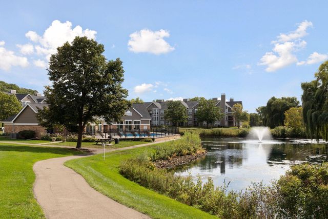6155 Chasewood Parkway 201, Minnetonka, MN 55343