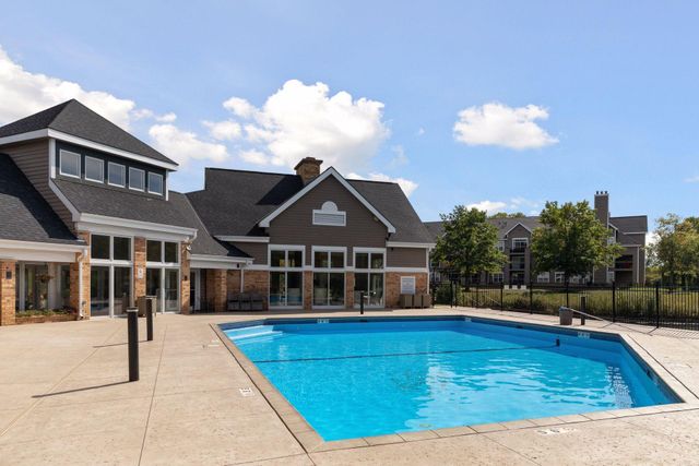 6155 Chasewood Parkway 201, Minnetonka, MN 55343