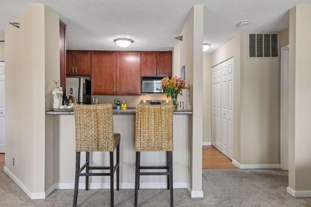 6155 Chasewood Parkway 201, Minnetonka, MN 55343