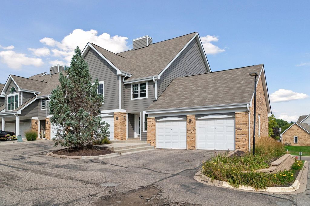 6155 Chasewood Parkway 201, Minnetonka, MN 55343