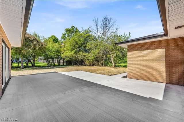 1982 Edenhall Drive, Lyndhurst, OH 44124