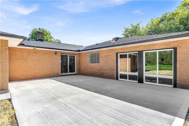 1982 Edenhall Drive, Lyndhurst, OH 44124