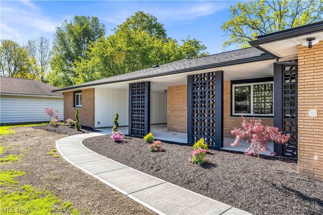 1982 Edenhall Drive, Lyndhurst, OH 44124