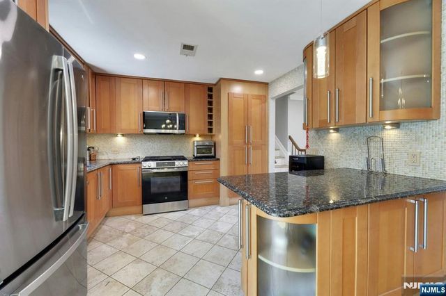 9-09 Elaine Terrace, Fair Lawn, NJ 07410