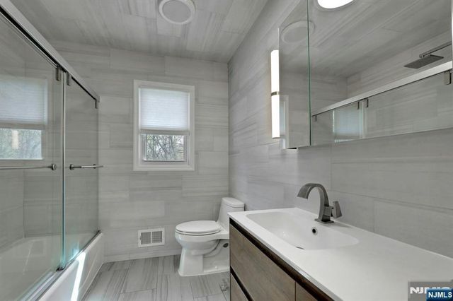 9-09 Elaine Terrace, Fair Lawn, NJ 07410