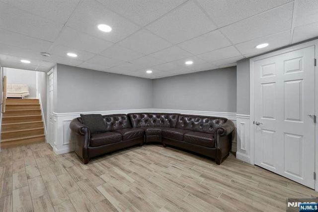 9-09 Elaine Terrace, Fair Lawn, NJ 07410