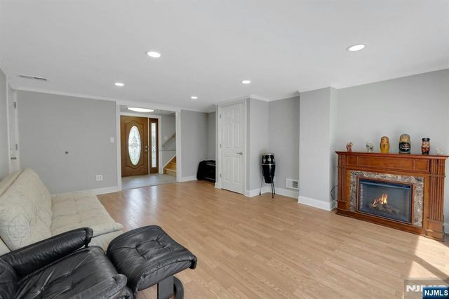 9-09 Elaine Terrace, Fair Lawn, NJ 07410