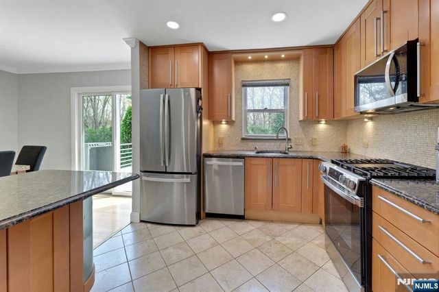 9-09 Elaine Terrace, Fair Lawn, NJ 07410