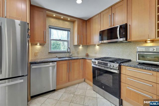 9-09 Elaine Terrace, Fair Lawn, NJ 07410