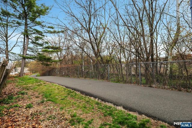 9-09 Elaine Terrace, Fair Lawn, NJ 07410
