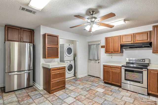 10449 Bernice Rd, Milton, FL 32583