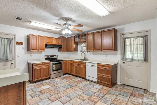10449 Bernice Rd, Milton, FL 32583