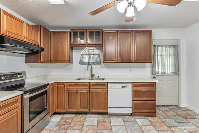 10449 Bernice Rd, Milton, FL 32583